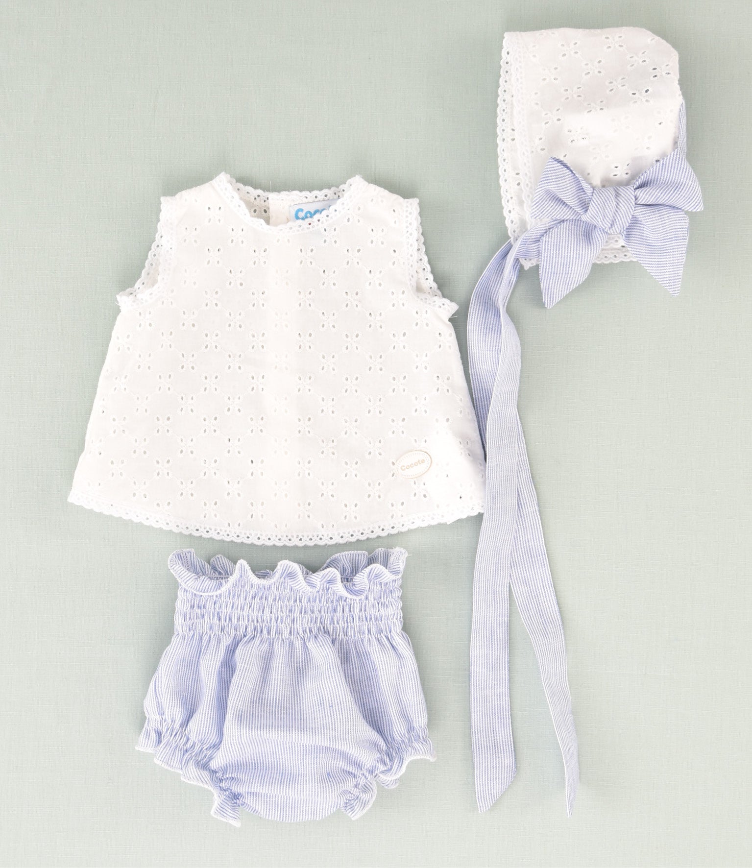 Conjunto vestido. braguita y capota bordado azul recién nacido | Cocote by Charanga