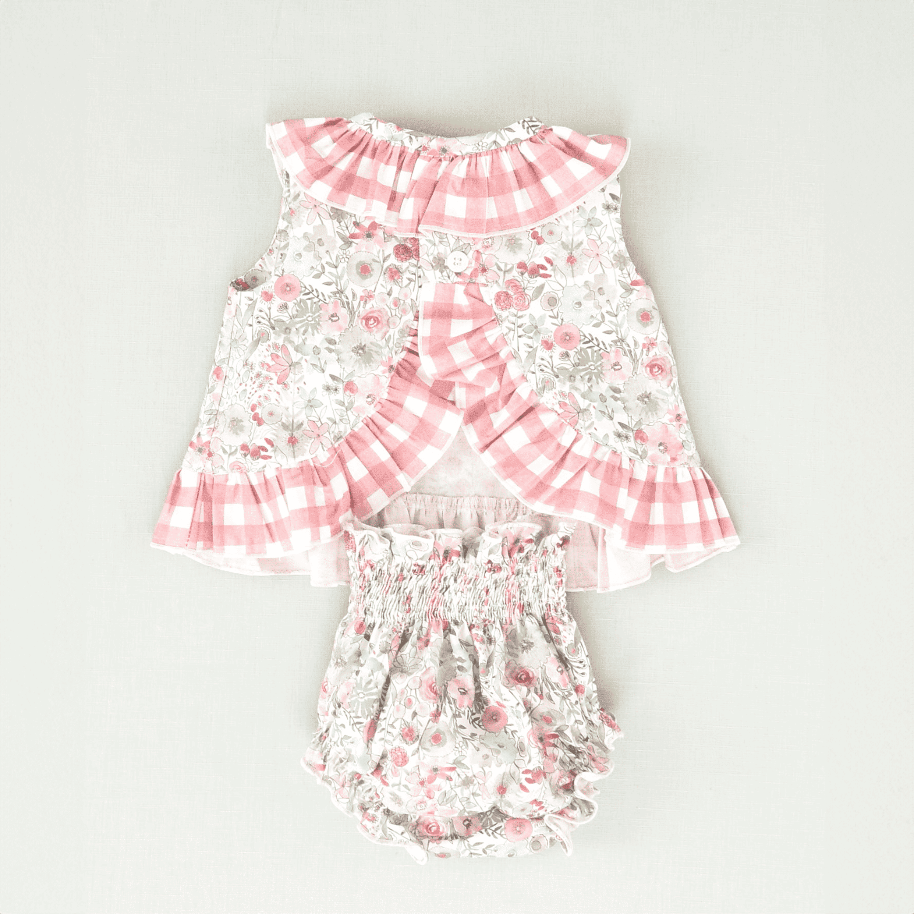 Conjunto vestido y braguita de bebé niña flores y cuadros vichy