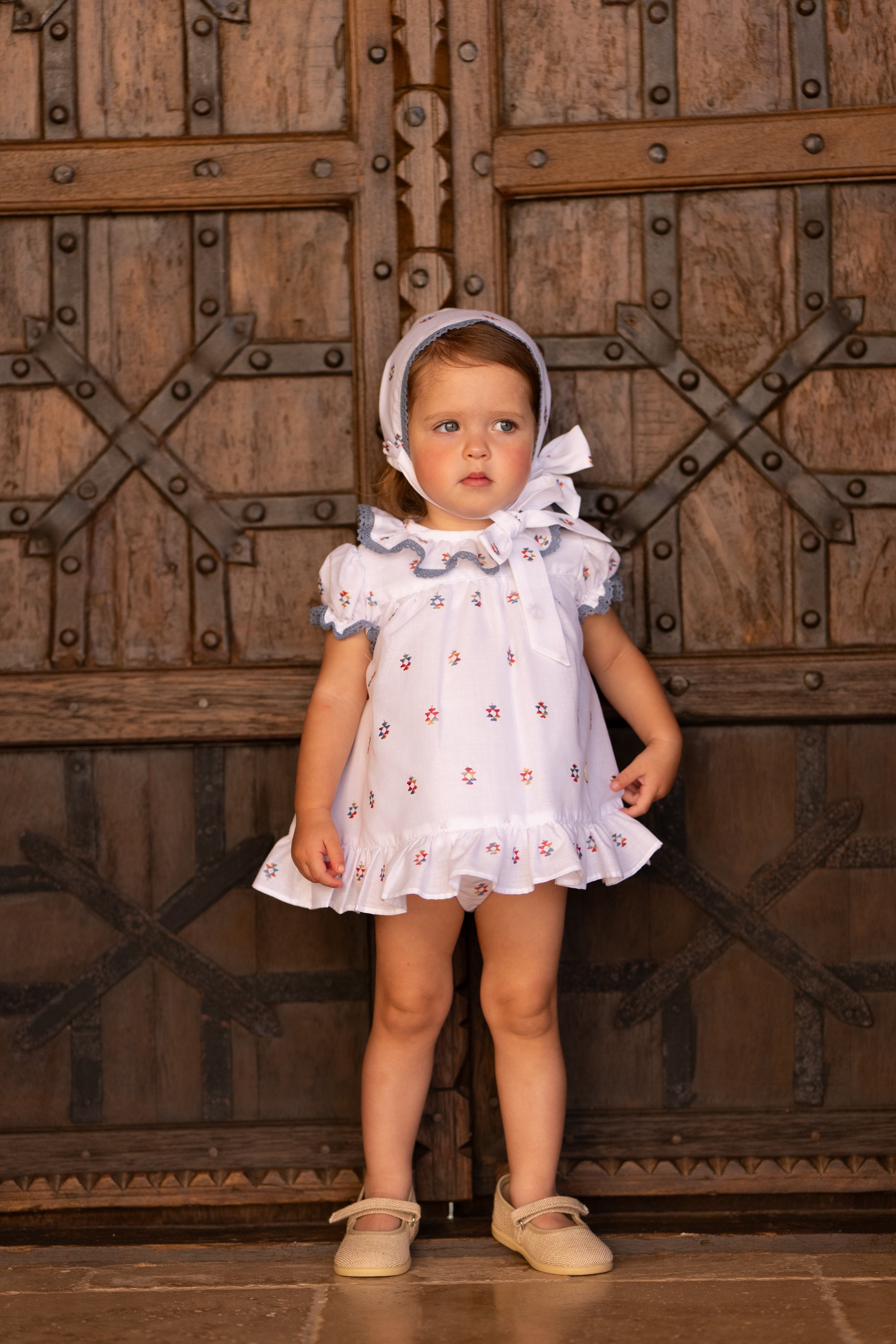 Conjunto bebé niña con capota y cubrepañal | Cocote by Charanga