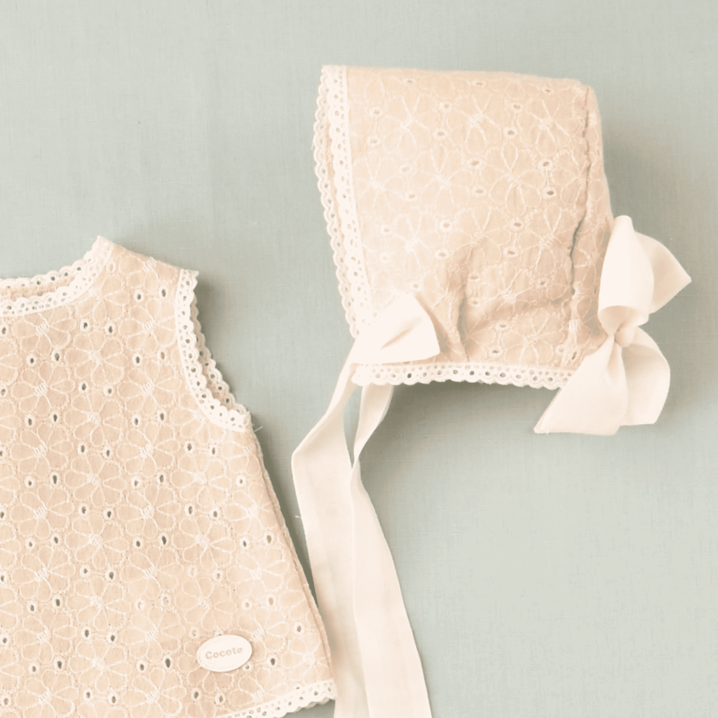 Conjunto vestido y capota beige recién nacido | Cocote by Charanga