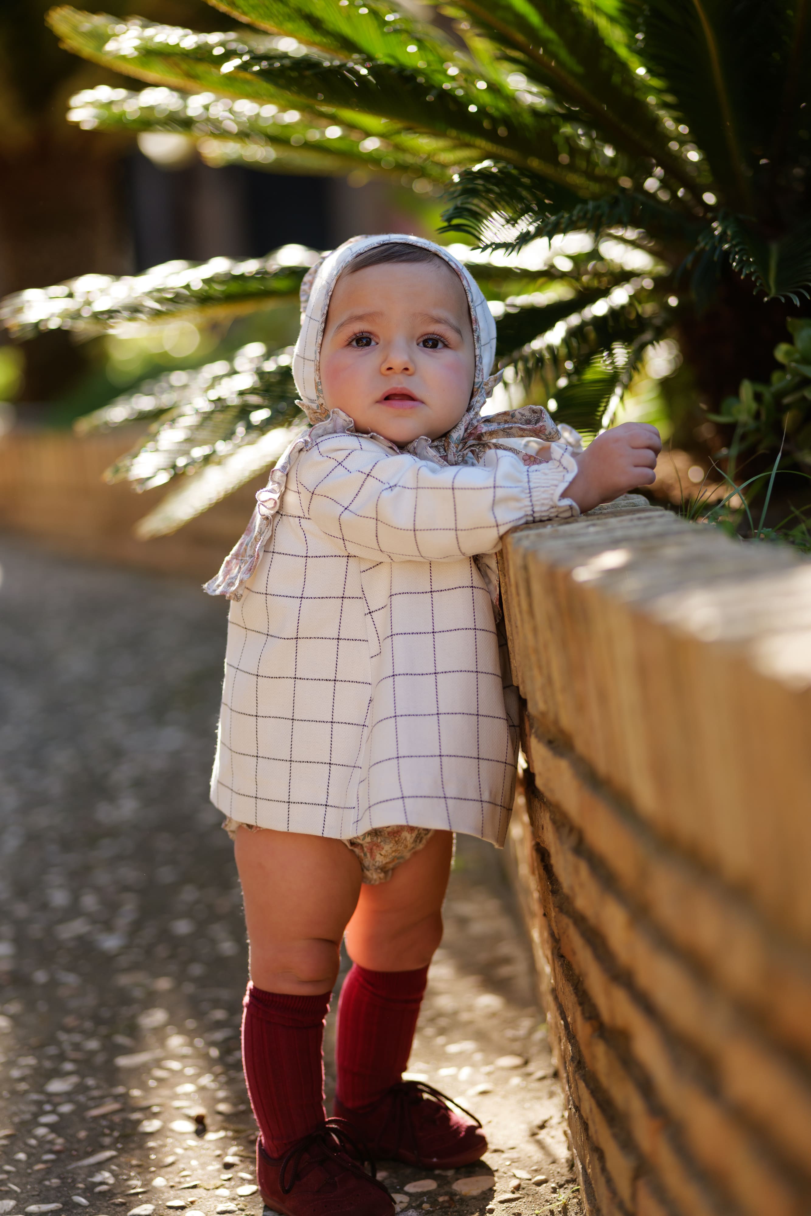 Conjunto bebé niña cuadros y flores con vestido. capota y braguita | Cocote x Charanga