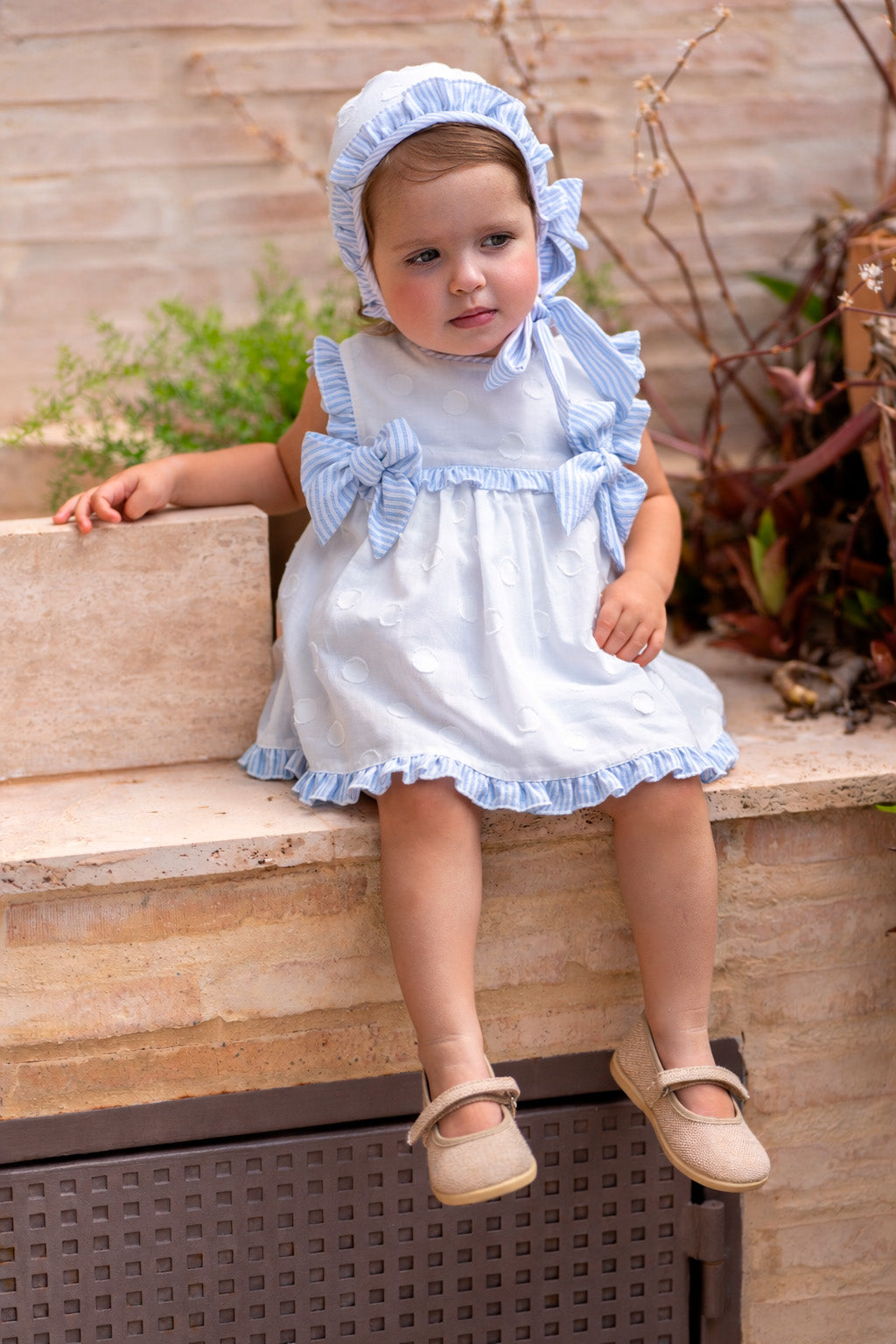 Conjunto bebé niña blanco con braguita y capota | Cocote by Charanga