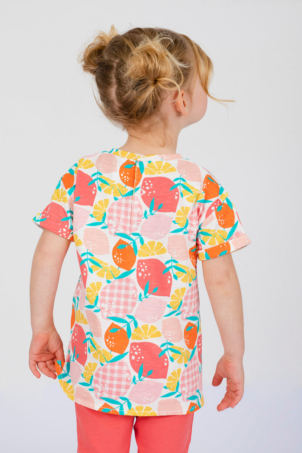 Camiseta bebé niña de frutas con nudo frontal color coral multicolor