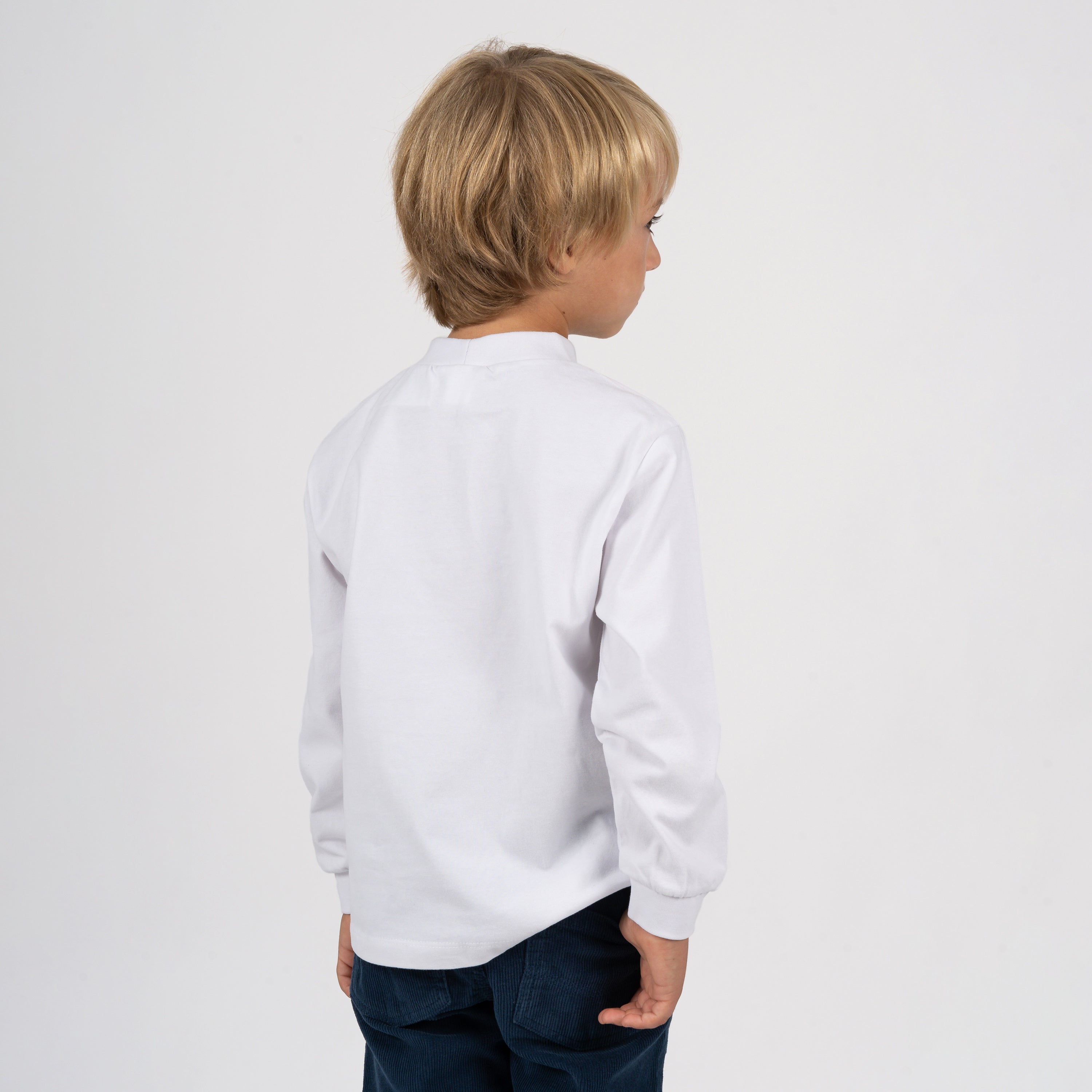 Camiseta algodón manga larga de niño cuello alto blanca