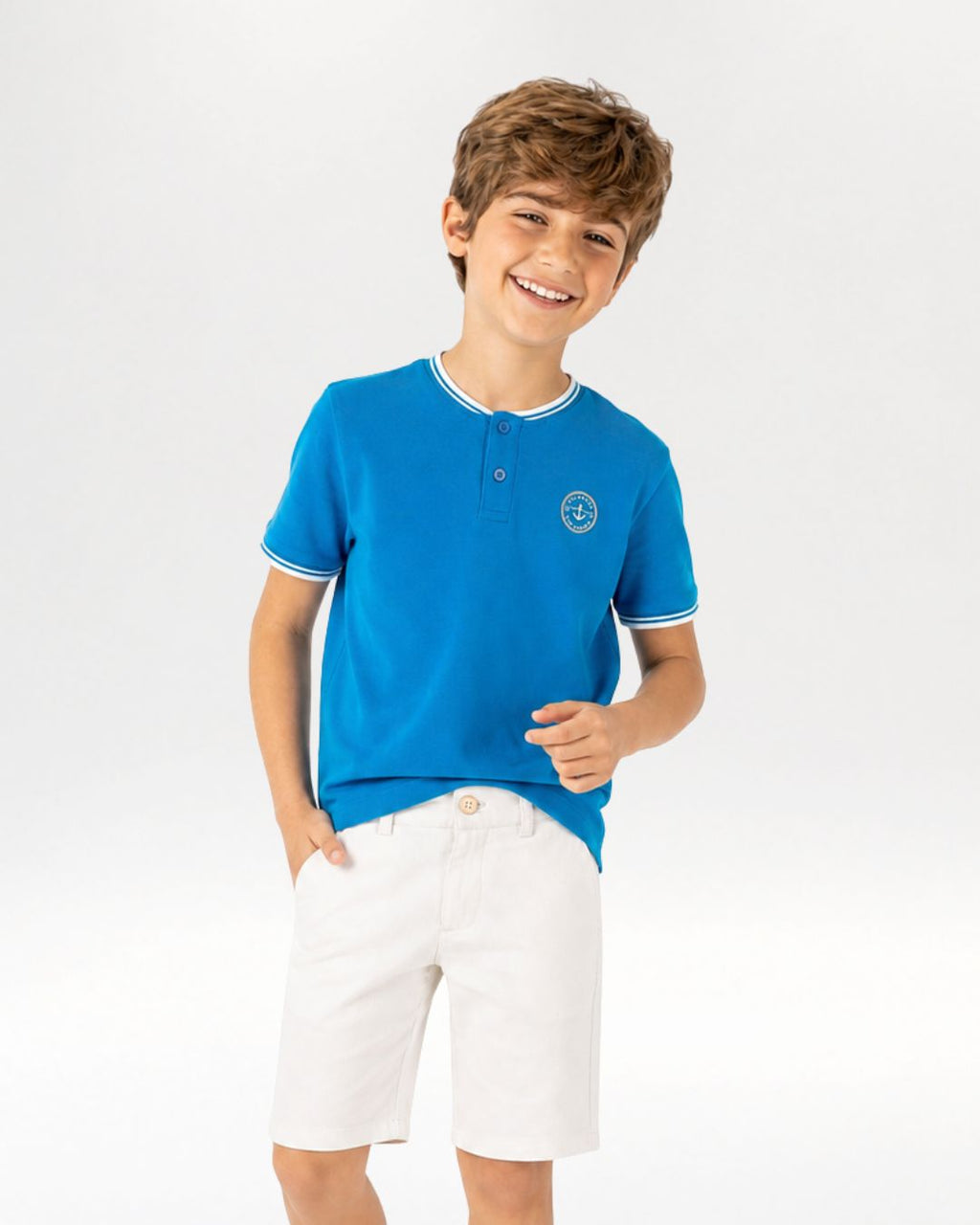 Polo niño azul cuello mao con detalle ancla