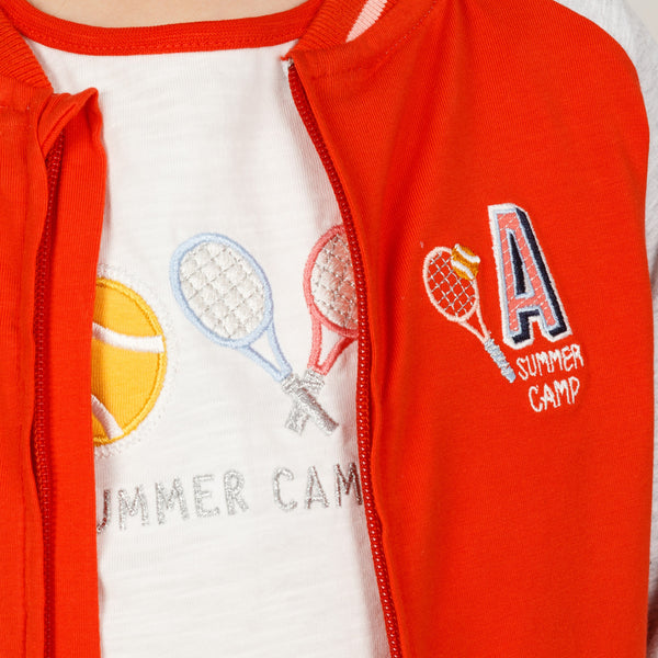 Chaqueta beisbolera con raqueta de tenis